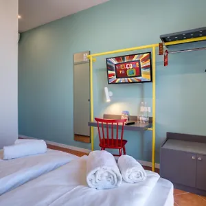 Hostel Meininger Garibaldi, Milánó